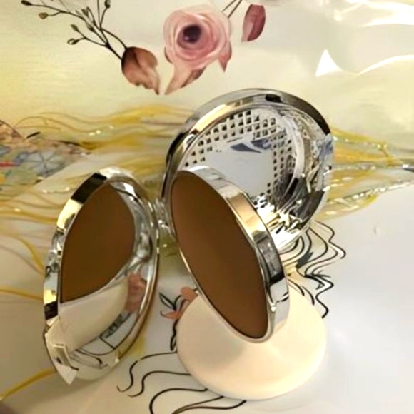 "Elevate Your Beauty: Ruby+Cash Makeup Pouch & TIGI Powder Foundation Duo" 💄✨ - Picture 6 of 10